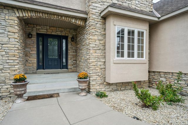 8126 Pristine Pine Trail, Eden Prairie, MN 55347
