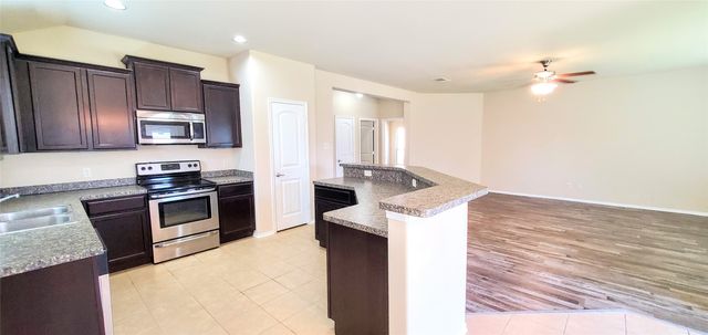 925 Westfield Drive, Anna, TX 75409