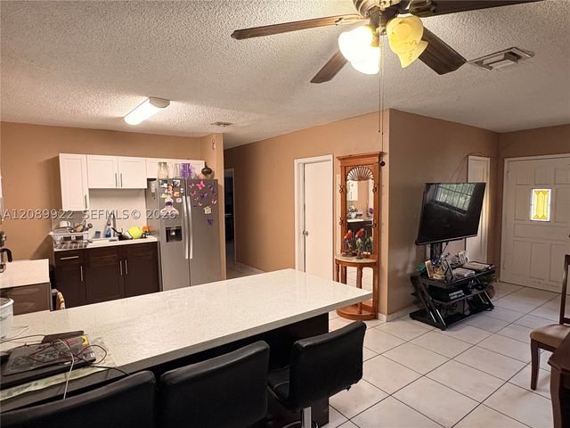 671 E 39th St, Hialeah, FL 33013