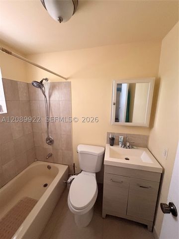 671 E 39th St, Hialeah, FL 33013