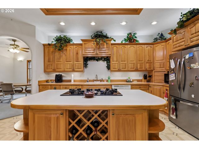 19301 SUNNYRIDGE Ct, Oregon City, OR 97045