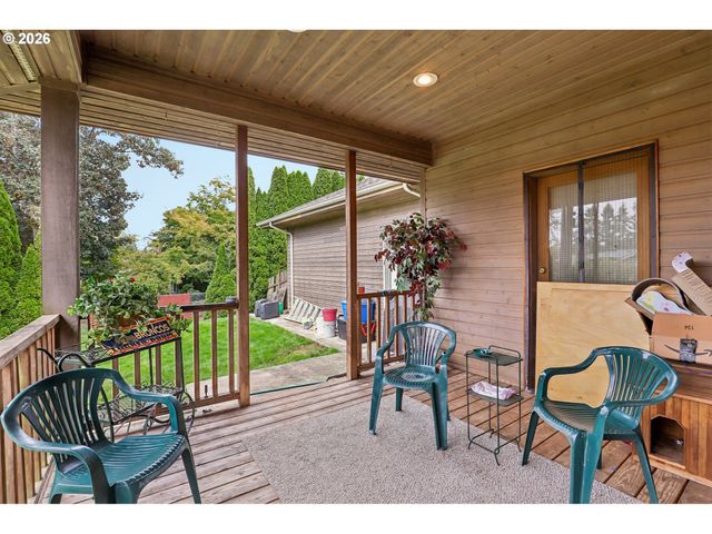 19301 SUNNYRIDGE Ct, Oregon City, OR 97045