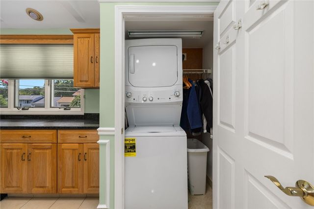 210 Wildflower Drive, Cranston, RI 02921