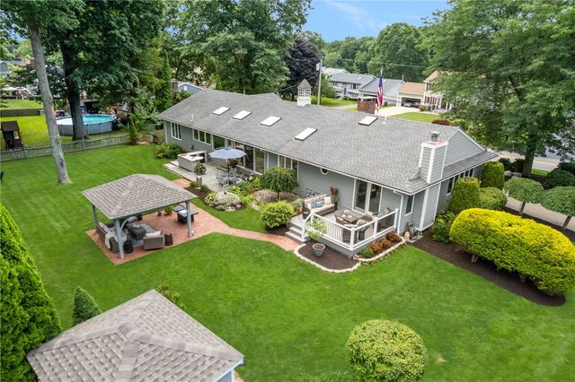 210 Wildflower Drive, Cranston, RI 02921