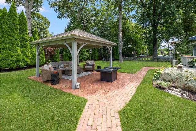 210 Wildflower Drive, Cranston, RI 02921