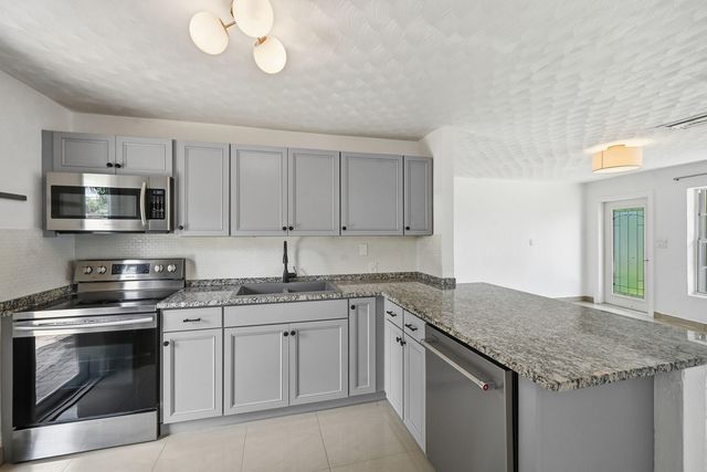 941 NE 23rd Court, Pompano Beach, FL 33064