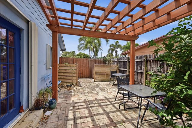 941 NE 23rd Court, Pompano Beach, FL 33064