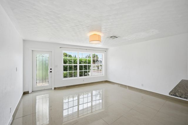 941 NE 23rd Court, Pompano Beach, FL 33064