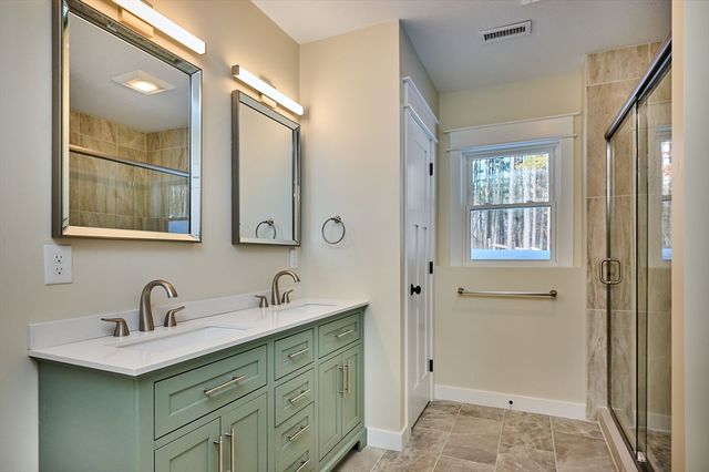 28 Cook Rd, Southampton, MA 01073