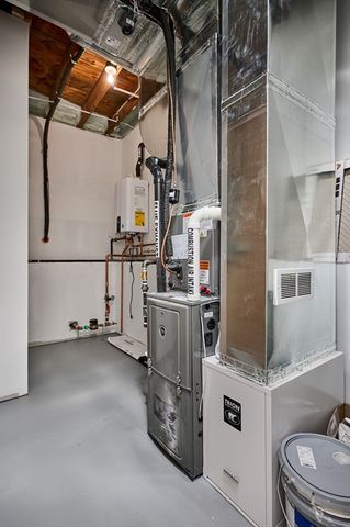 28 Cook Rd, Southampton, MA 01073