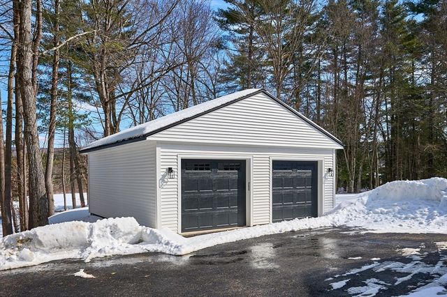 28 Cook Rd, Southampton, MA 01073