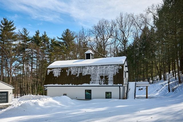 28 Cook Rd, Southampton, MA 01073