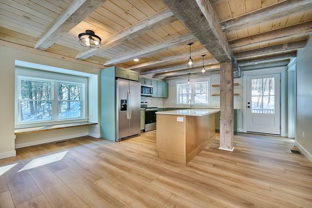 28 Cook Rd, Southampton, MA 01073