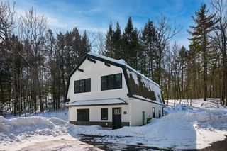 28 Cook Rd, Southampton, MA 01073