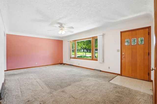 3236 Midway Drive, Waterloo, IA 50701