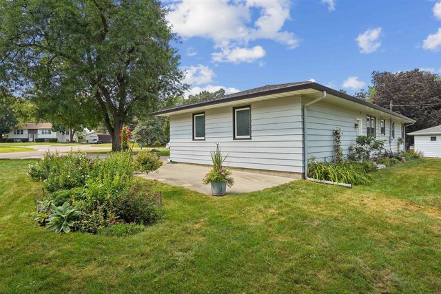 3236 Midway Drive, Waterloo, IA 50701