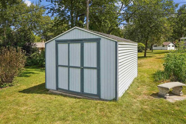 3236 Midway Drive, Waterloo, IA 50701