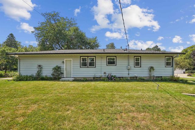 3236 Midway Drive, Waterloo, IA 50701