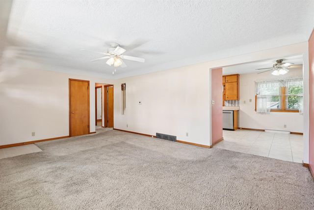 3236 Midway Drive, Waterloo, IA 50701