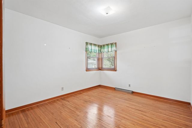 3236 Midway Drive, Waterloo, IA 50701
