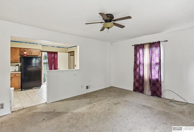 8660 Westridge Drive, Omaha, NE 68124