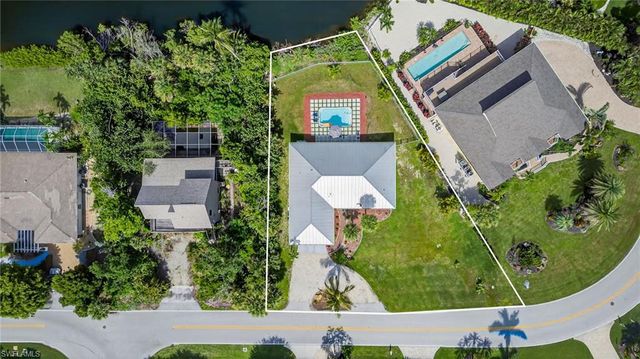 1377 Sand Castle RD, Sanibel, FL 33957