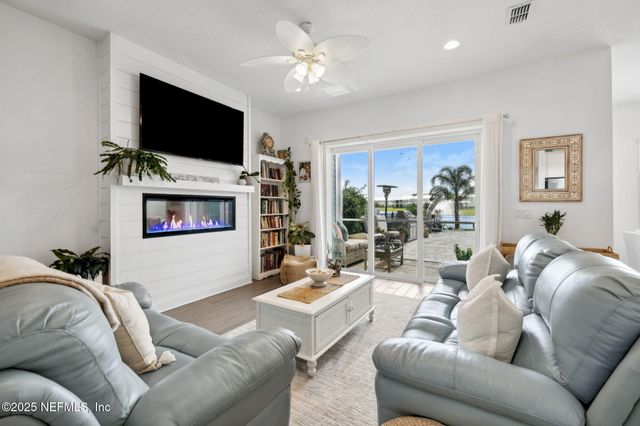 560 RUM RUNNER Way, St. Johns, FL 32259