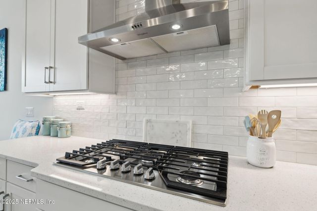 560 RUM RUNNER Way, St. Johns, FL 32259