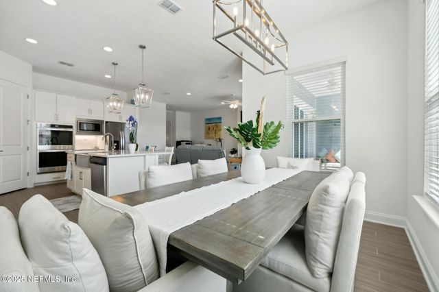 560 RUM RUNNER Way, St. Johns, FL 32259