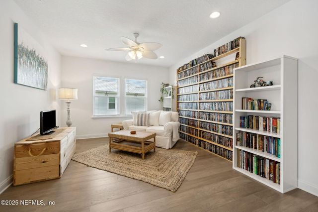 560 RUM RUNNER Way, St. Johns, FL 32259