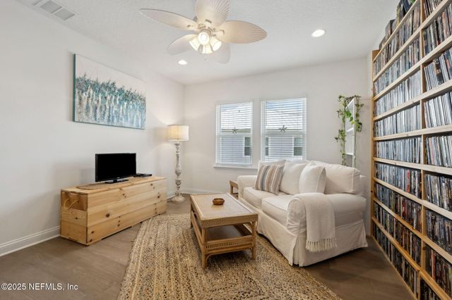 560 RUM RUNNER Way, St. Johns, FL 32259