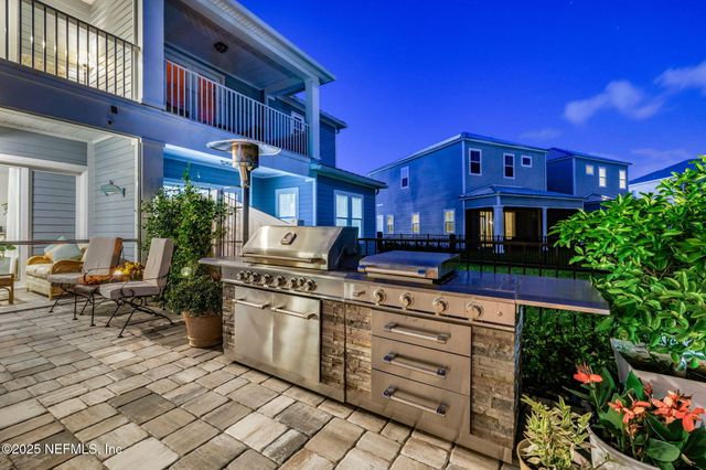 560 RUM RUNNER Way, St. Johns, FL 32259