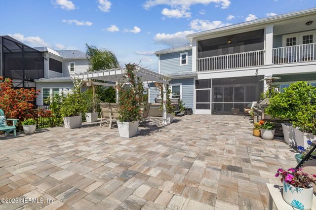 560 RUM RUNNER Way, St. Johns, FL 32259