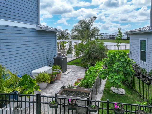 560 RUM RUNNER Way, St. Johns, FL 32259