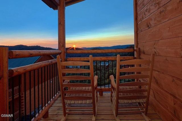 3286 Lonesome Pine Way, Sevierville, TN 37862