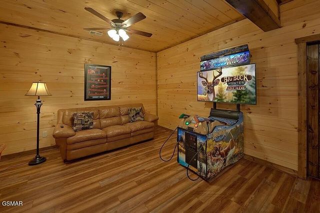 3286 Lonesome Pine Way, Sevierville, TN 37862