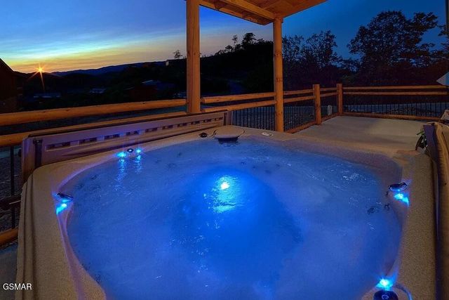 3286 Lonesome Pine Way, Sevierville, TN 37862