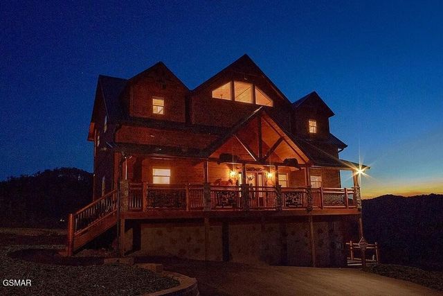 3286 Lonesome Pine Way, Sevierville, TN 37862