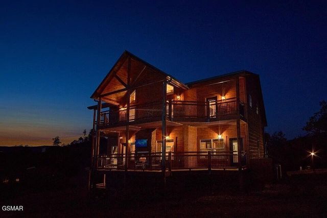 3286 Lonesome Pine Way, Sevierville, TN 37862