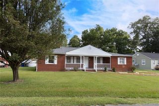 711 James DR, Newport News, VA 23605