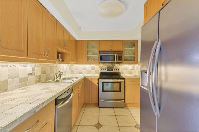 1605 Bay Rd 308, Miami Beach, FL 33139