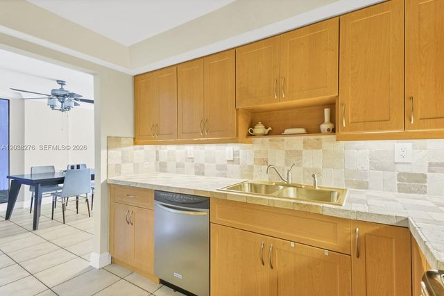 1605 Bay Rd 308, Miami Beach, FL 33139