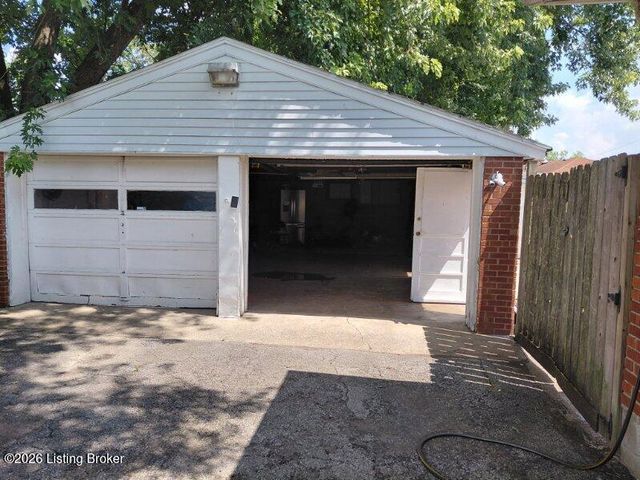 4901 Belmont Ave, Louisville, KY 40258