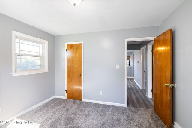 5212 Mercury Dr, Louisville, KY 40258