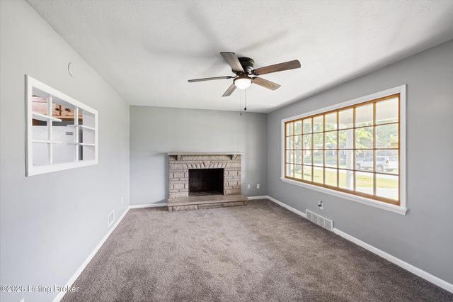 5212 Mercury Dr, Louisville, KY 40258