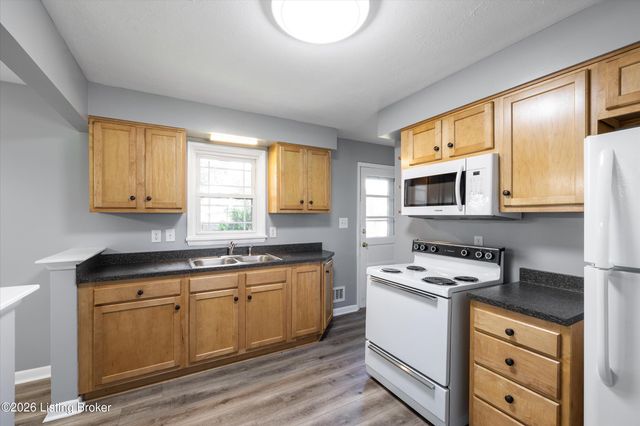 5212 Mercury Dr, Louisville, KY 40258