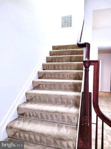 8427 STANSBURY LAKE DR, Baltimore, MD 21222