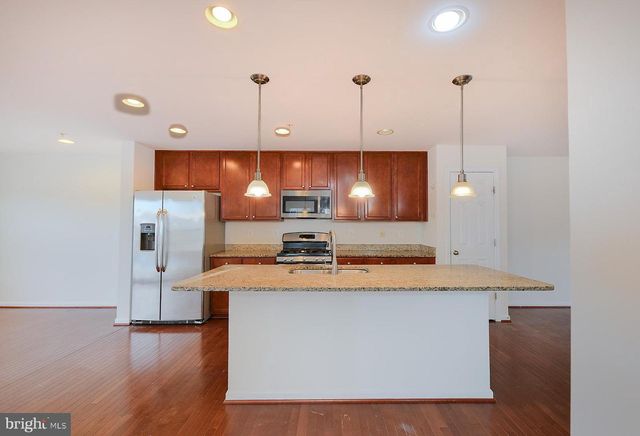 8427 STANSBURY LAKE DR, Baltimore, MD 21222