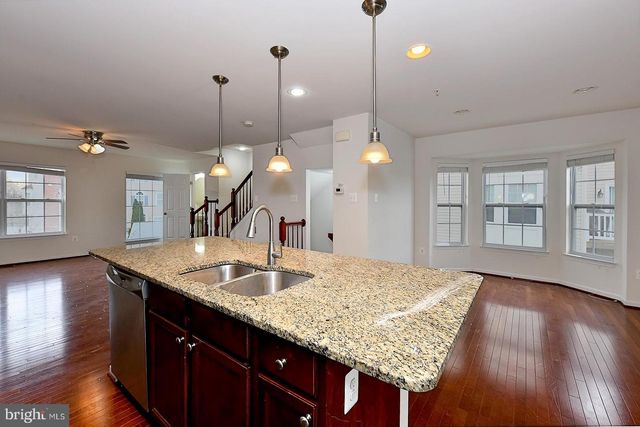 8427 STANSBURY LAKE DR, Baltimore, MD 21222