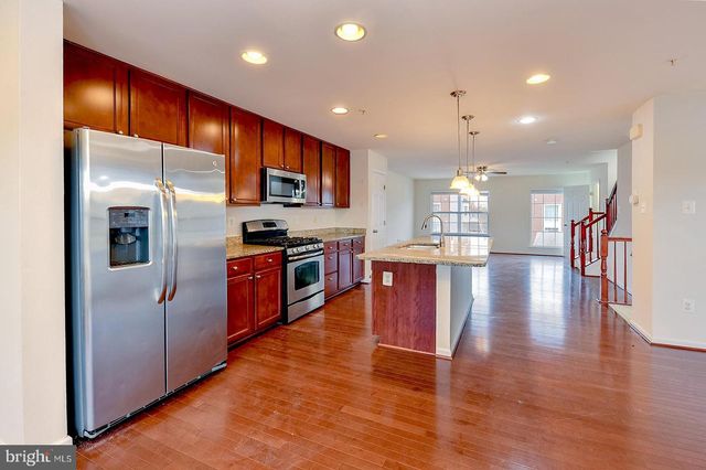 8427 STANSBURY LAKE DR, Baltimore, MD 21222